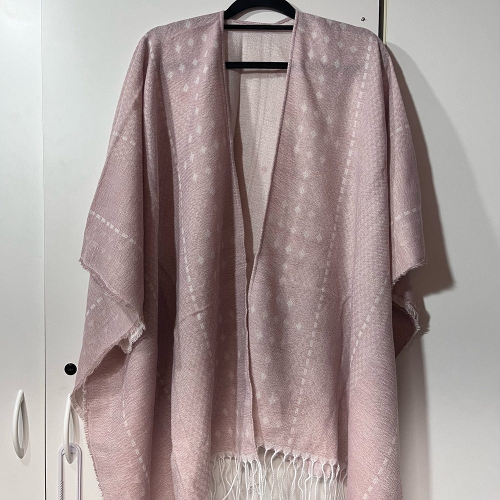 Brand New Women’s Shall/Sweater